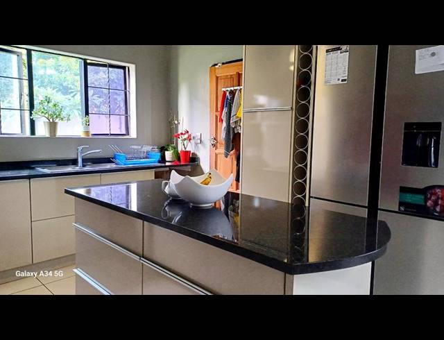 3 BEDROOM HOUSE FOR SALE IN COUNTRY VIEW